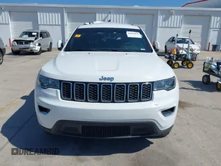 2018 Jeep Grand Cherokee Laredo E z VIN 1C4RJEAG3JC430294, wystawiony jako IAAI lot #42029870 z przebiegiem 109 437 mil mil oraz . Historia ofert i sprzedaży dostępna na DreamBid. Obrazek 12.