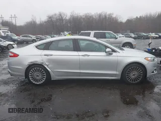 2013 Ford Fusion SE with VIN 3FA6P0HR4DR311449, listed as a IAAI auction lot 41860217 with 178,732 mi miles. Bid and sale history available at carsss.com. Image 13.