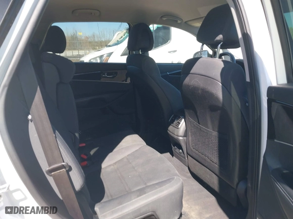 2016 Kia Sorento LX with VIN 5XYPG4A52GG002963, listed as a IAAI auction lot 41874425 with 230,541 mi miles. Bid and sale history available at carsss.com. Image 8.
