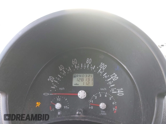 2000 Volkswagen Beetle GLS z VIN 3VWCA21C4YM414855, wystawiony jako IAAI lot #42198615 z przebiegiem 128 131 mil mil oraz . Historia ofert i sprzedaży dostępna na DreamBid. Obrazek 7.