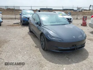 2024 Tesla Model 3 z VIN 5YJ3E1EA5RF870377, wystawiony jako IAAI lot #41933727 z przebiegiem 2 183 mil mil oraz . Historia ofert i sprzedaży dostępna na DreamBid. Obrazek 1.