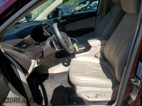 2018 Lincoln MKC Reserve z VIN 5LMCJ3D95JUL22995, wystawiony jako Copart lot #55973495 z przebiegiem 16 215 mil mil oraz Szkoda całkowita • Salvage title. Historia ofert i sprzedaży dostępna na DreamBid. Obrazek 7.