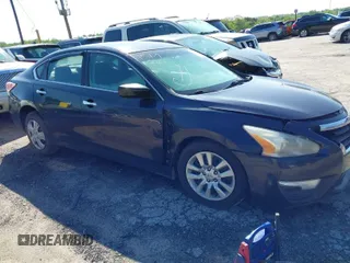 2014 Nissan Altima 2.5 with VIN 1N4AL3APXEC289585, listed as a IAAI auction lot 41982167 with 238,188 mi miles. Bid and sale history available at carsss.com. Image 1.