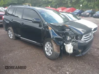2011 Toyota Highlander z VIN 5TDBK3EHXBS082337, wystawiony jako IAAI lot #42520876 z przebiegiem 238 097 mil mil oraz . Historia ofert i sprzedaży dostępna na DreamBid. Obrazek 1.