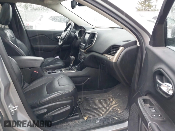 2014 Jeep Cherokee Limited with VIN 1C4PJMDS3EW280399, listed as a IAAI auction lot 40737977 with 131,595 mi miles. Bid and sale history available at carsss.com. Image 5.