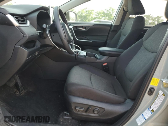 2022 Toyota RAV4 XLE with VIN 2T3P1RFVXNW308735, listed as a Copart auction lot 60435335 with 30,578 mi miles and Salvage title. Bid and sale history available at DreamBid. Image 7.