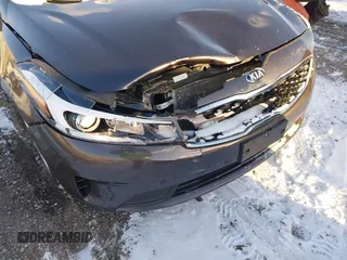 2017 Kia Forte LX with VIN 3KPFK4A71HE138687, listed as a IAAI auction lot 41042425 with 21,228 mi miles. Bid and sale history available at carsss.com. Image 6.