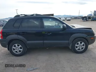 2005 Hyundai Tucson GLS with VIN KM8JN72D65U192566, listed as a IAAI auction lot 40457875 with 177,352 mi miles. Bid and sale history available at carsss.com. Image 13.