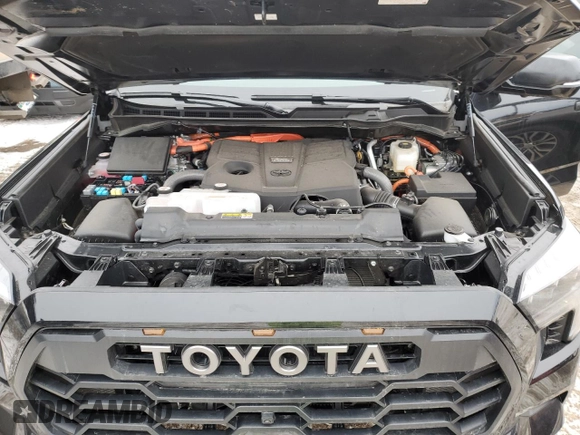 2024 Toyota Sequoia SR5 with VIN 7SVAAABA9RX045915, listed as a Copart auction lot 45540045 with 10,639 mi miles and Salvage Title. Bid and sale history available at carsss.com. Image 12.