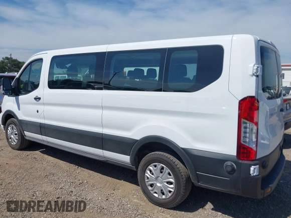 2024 Ford Transit Passenger XL z VIN 1FBAX2Y86RKA08969, wystawiony jako IAAI lot #42265593 z przebiegiem 27 690 mil mil oraz . Historia ofert i sprzedaży dostępna na DreamBid. Obrazek 14.