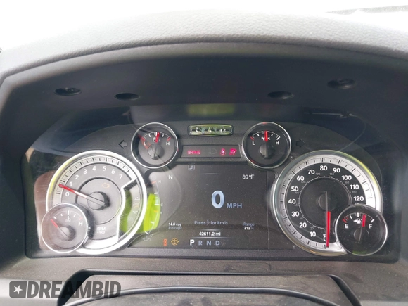 2020 Ram 1500 Tradesman z VIN 1C6RR6FT7LS146154, wystawiony jako IAAI lot #42040792 z przebiegiem 42 611 mil mil oraz . Historia ofert i sprzedaży dostępna na DreamBid. Obrazek 7.