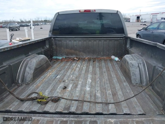 2002 GMC Sierra 1500 SLE with VIN 2GTEC19T121214213, listed as a IAAI auction lot 41317517 with 209,031 mi miles. Bid and sale history available at carsss.com. Image 8.