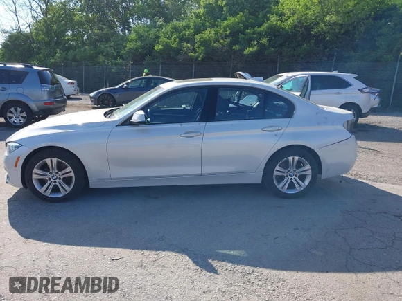 2016 BMW 3 Series 328i xDrive z VIN WBA8E3G51GNU00179, wystawiony jako IAAI lot #42292023 z przebiegiem 106 513 mil mil oraz . Historia ofert i sprzedaży dostępna na DreamBid. Obrazek 15.