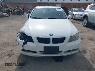 2008 BMW 3 Series 328xi z VIN WBAVC93598K040793, wystawiony jako IAAI lot #41793277 z przebiegiem 139 186 mil mil oraz . Historia ofert i sprzedaży dostępna na DreamBid. Obrazek 6.