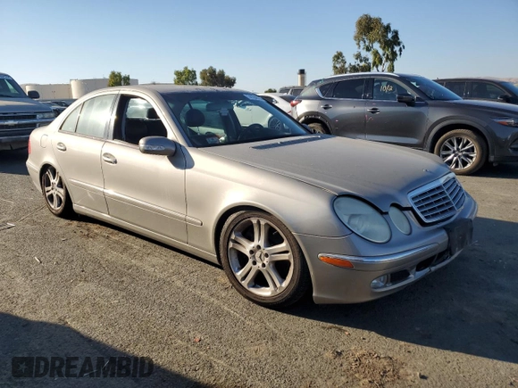 2005 Mercedes-Benz E 500 z VIN WDBUF83J35X166495, wystawiony jako Copart lot #74104874 z przebiegiem 107 329 mil mil oraz Czysty tytuł • Clean title. Historia ofert i sprzedaży dostępna na DreamBid. Obrazek 4.