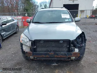 2008 Toyota RAV4 Ltd with VIN JTMBK31V686034421, listed as a IAAI auction lot 42041647 with 176,965 mi miles. Bid and sale history available at carsss.com. Image 6.