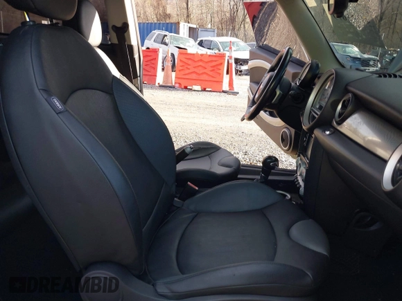 2007 MINI Hardtop S with VIN WMWMF73577TL89211, listed as a IAAI auction lot 41523679 with 136,705 mi miles and . Bid and sale history available at DreamBid. Image 5.