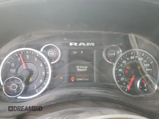 2023 Ram 2500 Tradesman z VIN 3C6UR5HJ6PG500730, wystawiony jako Copart lot #57287255 z przebiegiem 124 467 mil mil oraz Szkoda całkowita • Salvage title. Historia ofert i sprzedaży dostępna na DreamBid. Obrazek 9.