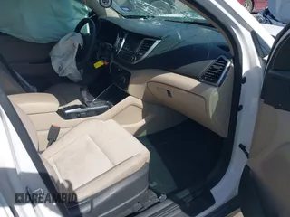 2016 Hyundai Tucson Limited with VIN KM8J33A24GU160815, listed as a IAAI auction lot 41856250 with 98,609 mi miles. Bid and sale history available at carsss.com. Image 5.