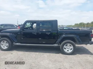 2022 Jeep Gladiator Willys Sport z VIN 1C6HJTAG7NL161701, wystawiony jako IAAI lot #42097144 z przebiegiem 32 989 mil mil oraz . Historia ofert i sprzedaży dostępna na DreamBid. Obrazek 15.