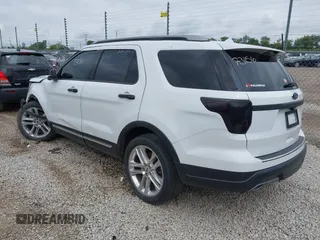 2018 Ford Explorer XLT with VIN 1FM5K8D82JGB43194, listed as a IAAI auction lot 39942301 with 123,033 mi miles and . Bid and sale history available at carsss.com. Image 3.