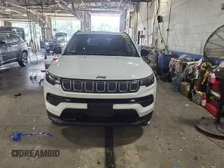 2022 Jeep Compass Latitude z VIN 3C4NJDBB2NT205936, wystawiony jako IAAI lot #42885857 z przebiegiem 39 157 mil mil oraz . Historia ofert i sprzedaży dostępna na DreamBid. Obrazek 23.