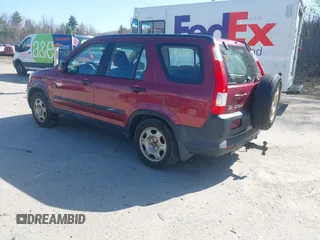 2005 Honda CR-V LX with VIN SHSRD78575U329221, listed as a IAAI auction lot 42133342 with 266,424 mi miles. Bid and sale history available at carsss.com. Image 3.