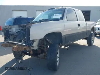 2005 Chevrolet Silverado 1500 Z71 z VIN 1GCEK19B35Z150360, wystawiony jako IAAI lot #41923111 z przebiegiem Nie podano mil oraz . Historia ofert i sprzedaży dostępna na DreamBid. Obrazek 2.