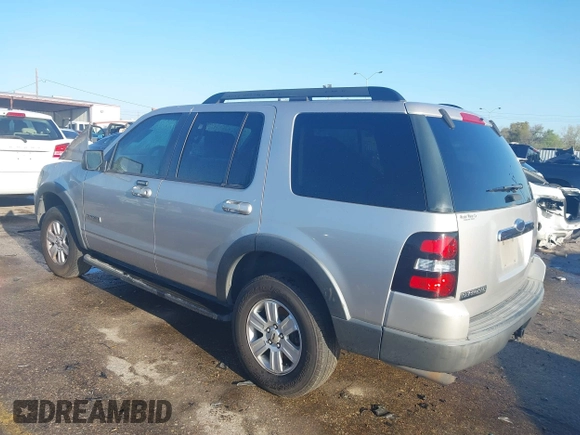 2007 Ford Explorer XLT with VIN 1FMEU63EX7UB73043, listed as a IAAI auction lot 41867150 with Not Provided miles. Bid and sale history available at carsss.com. Image 3.