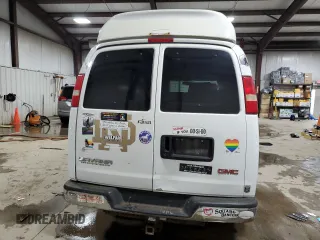 2005 GMC Savana Cargo Van YF7 Upfitter with VIN 1GDFG15T351212872, listed as a Copart auction lot 43239545 with 163,499 mi miles and Salvage Title. Bid and sale history available at carsss.com. Image 6.