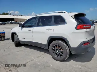 2016 Jeep Cherokee Latitude z VIN 1C4PJLCB2GW377947, wystawiony jako Copart lot #59887995 z przebiegiem 189 328 mil mil oraz Czysty tytuł • Clean title. Historia ofert i sprzedaży dostępna na DreamBid. Obrazek 2.