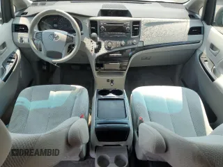 2011 Toyota Sienna LE AAS with VIN 5TDKK3DC0BS172912, listed as a Copart auction lot 59178015 with 137,140 mi miles and Salvage title. Bid and sale history available at DreamBid. Image 8.