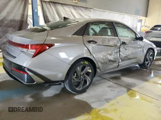 2025 Hyundai Elantra SEL Convenience z VIN KMHLS4DG4SU893058, wystawiony jako Copart lot #60174935 z przebiegiem 16 187 mil mil oraz Czysty tytuł • Clean title. Historia ofert i sprzedaży dostępna na DreamBid. Obrazek 3.