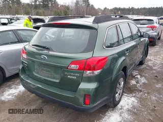 2011 Subaru Outback 2.5i z VIN 4S4BRBACXB3364202, wystawiony jako IAAI lot #41440136 z przebiegiem 131 114 mil mil oraz . Historia ofert i sprzedaży dostępna na DreamBid. Obrazek 4.