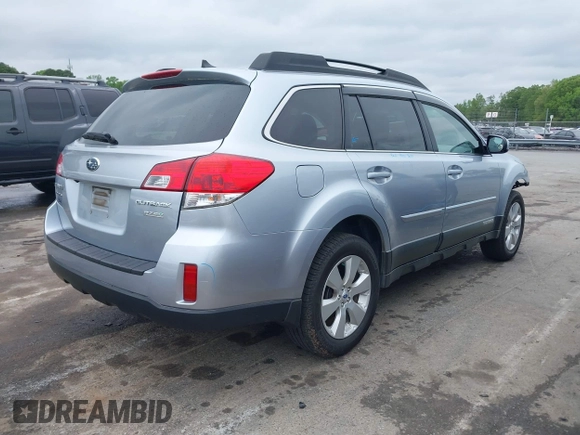 2012 Subaru Outback 2.5i Limited with VIN 4S4BRBKC7C3275199, listed as a IAAI auction lot 41970867 with 173,921 mi miles. Bid and sale history available at carsss.com. Image 4.