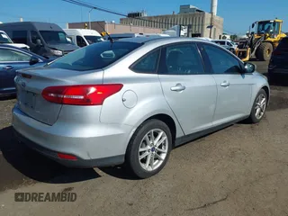 2015 Ford Focus SE с VIN 1FADP3F24FL301732, выставлен на аукционе IAAI как лот 42539183 с пробегом 127 045 миль миль и . История ставок и продаж доступна на DreamBid. Изображение 4.
