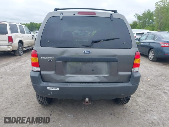 2004 Ford Escape XLT z VIN 1FMCU931X4DA18154, wystawiony jako IAAI lot #42364169 z przebiegiem 173 391 mil mil oraz . Historia ofert i sprzedaży dostępna na DreamBid. Obrazek 16.