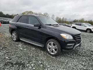 2015 Mercedes-Benz M 350 z VIN 4JGDA5HB7FA456058, wystawiony jako Copart lot #51798205 z przebiegiem 136 148 mil mil oraz Szkoda całkowita • Salvage title. Historia ofert i sprzedaży dostępna na DreamBid. Obrazek 4.
