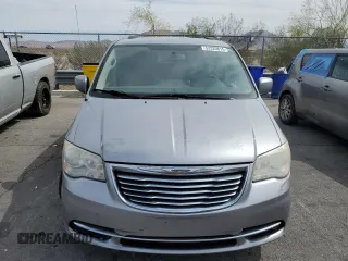 2013 Chrysler Town & Country Touring z VIN 2C4RC1BG0DR630188, wystawiony jako Copart lot #53320815 z przebiegiem 115 026 mil mil oraz Szkoda całkowita • Salvage title. Historia ofert i sprzedaży dostępna na DreamBid. Obrazek 5.