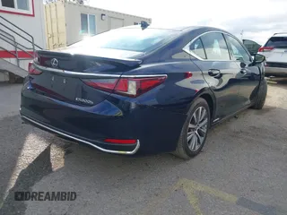2021 Lexus ES with VIN 58ACA1C15MU010045, listed as a IAAI auction lot 41545909 with 24,694 mi miles. Bid and sale history available at carsss.com. Image 4.