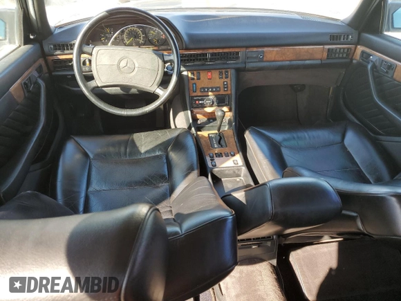 1989 Mercedes-Benz 560 with VIN WDBCA39D8KA437872, listed as a Copart auction lot 45689195 with 151,851 mi miles and Clean Title. Bid and sale history available at DreamBid. Image 8.