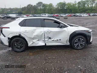 2024 Toyota bZ4X XLE z VIN JTMABACA6RA083823, wystawiony jako IAAI lot #42226912 z przebiegiem 7057 mil mil oraz . Historia ofert i sprzedaży dostępna na DreamBid. Obrazek 13.