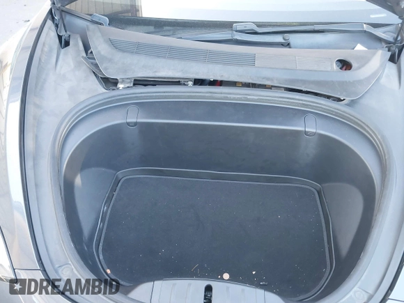 2018 Tesla Model 3 Long Range Battery with VIN 5YJ3E1EA7JF163401, listed as a IAAI auction lot 41829681 with 90,065 mi miles. Bid and sale history available at carsss.com. Image 10.