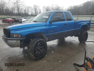 2001 Dodge 2500 with VIN 1B7KF23711J573917, listed as a Copart auction lot 51144335 with 257,686 mi miles and Salvage Title. Bid and sale history available at carsss.com. Image 1.