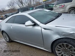 2011 Cadillac CTS Performance z VIN 1G6DL1ED4B0164237, wystawiony jako IAAI lot #41728955 z przebiegiem 161 389 mil mil oraz . Historia ofert i sprzedaży dostępna na DreamBid. Obrazek 13.