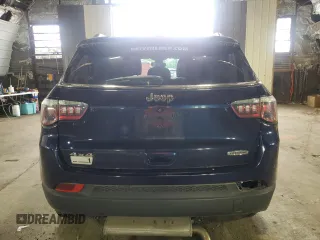 2020 Jeep Compass Latitude z VIN 3C4NJDBB3LT107172, wystawiony jako Copart lot #60655765 z przebiegiem 12 822 mil mil oraz Szkoda całkowita • Salvage title. Historia ofert i sprzedaży dostępna na DreamBid. Obrazek 6.