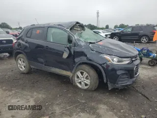 2022 Chevrolet Trax LT z VIN KL7CJPSM9NB548252, wystawiony jako Copart lot #56999955 z przebiegiem Nie podano mil oraz Szkoda całkowita • Salvage title. Historia ofert i sprzedaży dostępna na DreamBid. Obrazek 4.