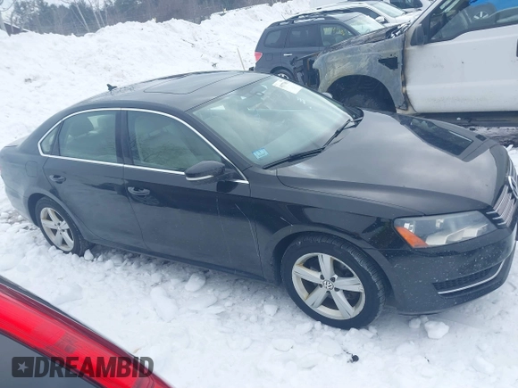 2013 Volkswagen Passat SE z VIN 1VWBP7A39DC047714, wystawiony jako IAAI lot #41577301 z przebiegiem 162 164 mil mil oraz . Historia ofert i sprzedaży dostępna na DreamBid. Obrazek 13.