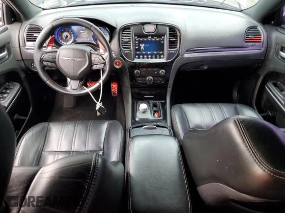 2019 Chrysler 300 S z VIN 2C3CCABG0KH601139, wystawiony jako Copart lot #59039125 z przebiegiem 82 672 mil mil oraz Czysty tytuł • Clean title. Historia ofert i sprzedaży dostępna na DreamBid. Obrazek 8.