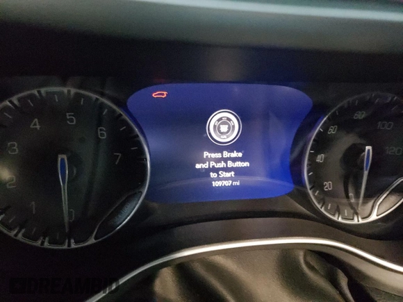 2020 Chrysler Pacifica Launch Edition z VIN 2C4RC3BG3LR263989, wystawiony jako Copart lot #82079334 z przebiegiem 109 707 mil mil oraz Nie do naprawy. Historia ofert i sprzedaży dostępna na DreamBid. Obrazek 9.